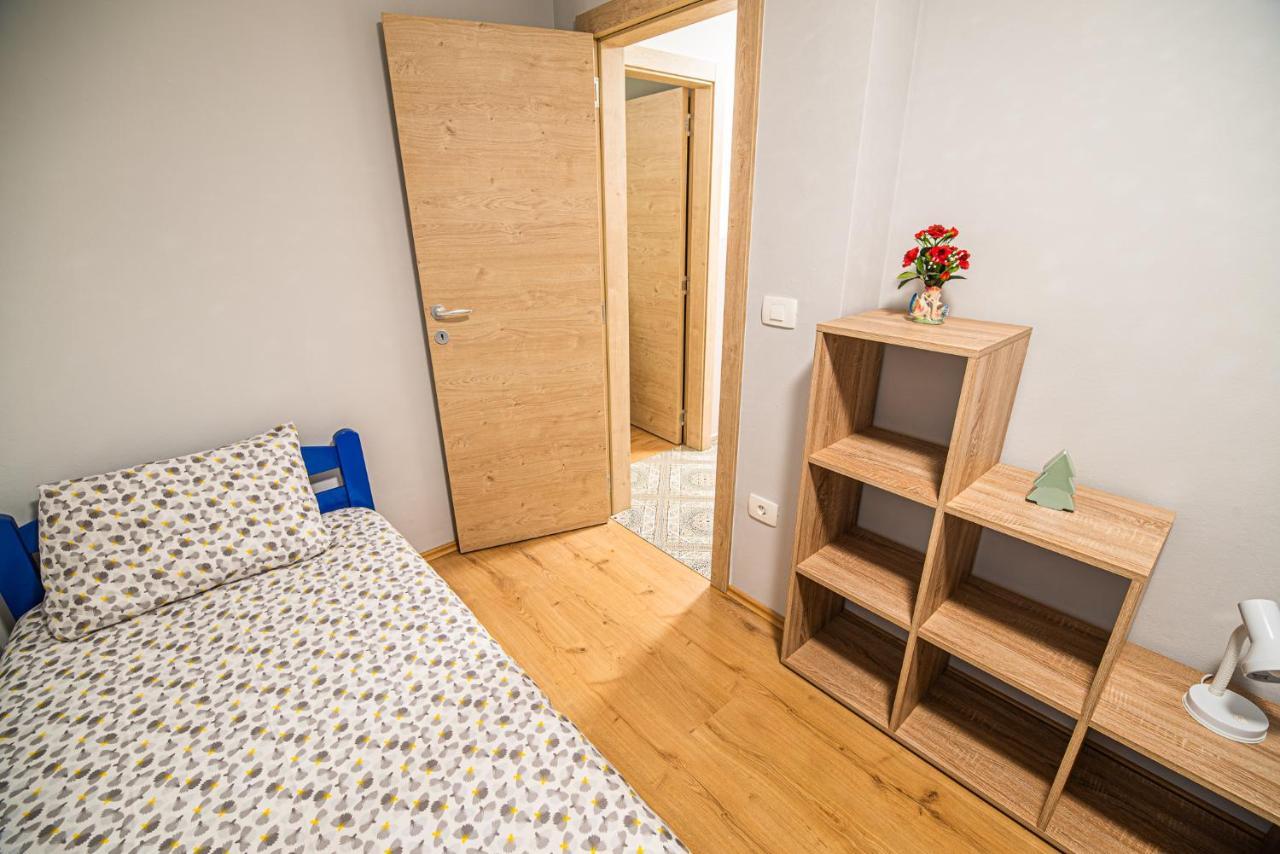 Holiday Home With Hot Tub And Sauna Sabina Rovte Exteriér fotografie