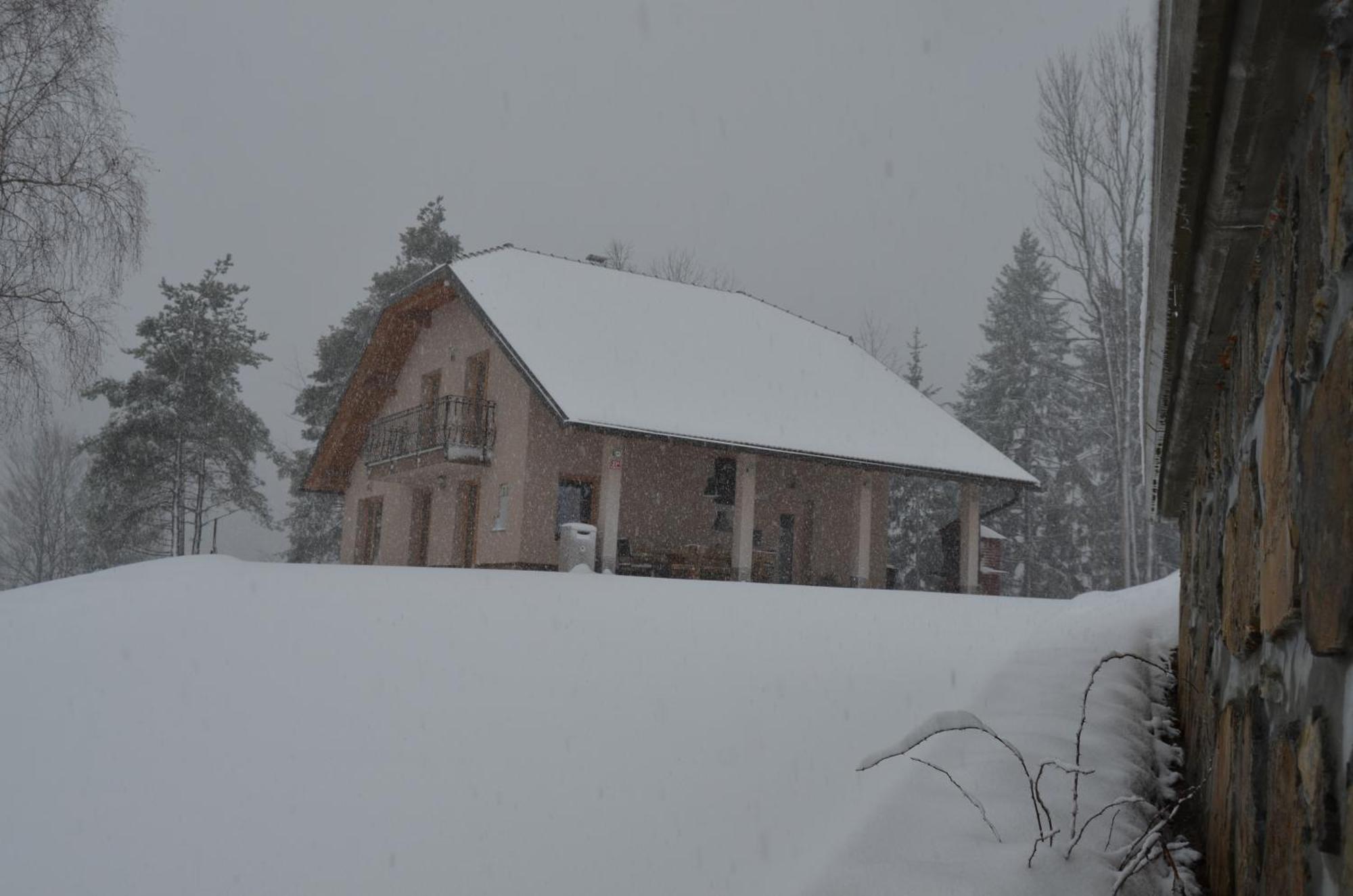 Holiday Home With Hot Tub And Sauna Sabina Rovte Exteriér fotografie